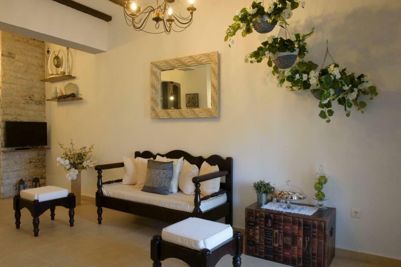 Apart Boutique Giorgos Амолиани Интерьер фото