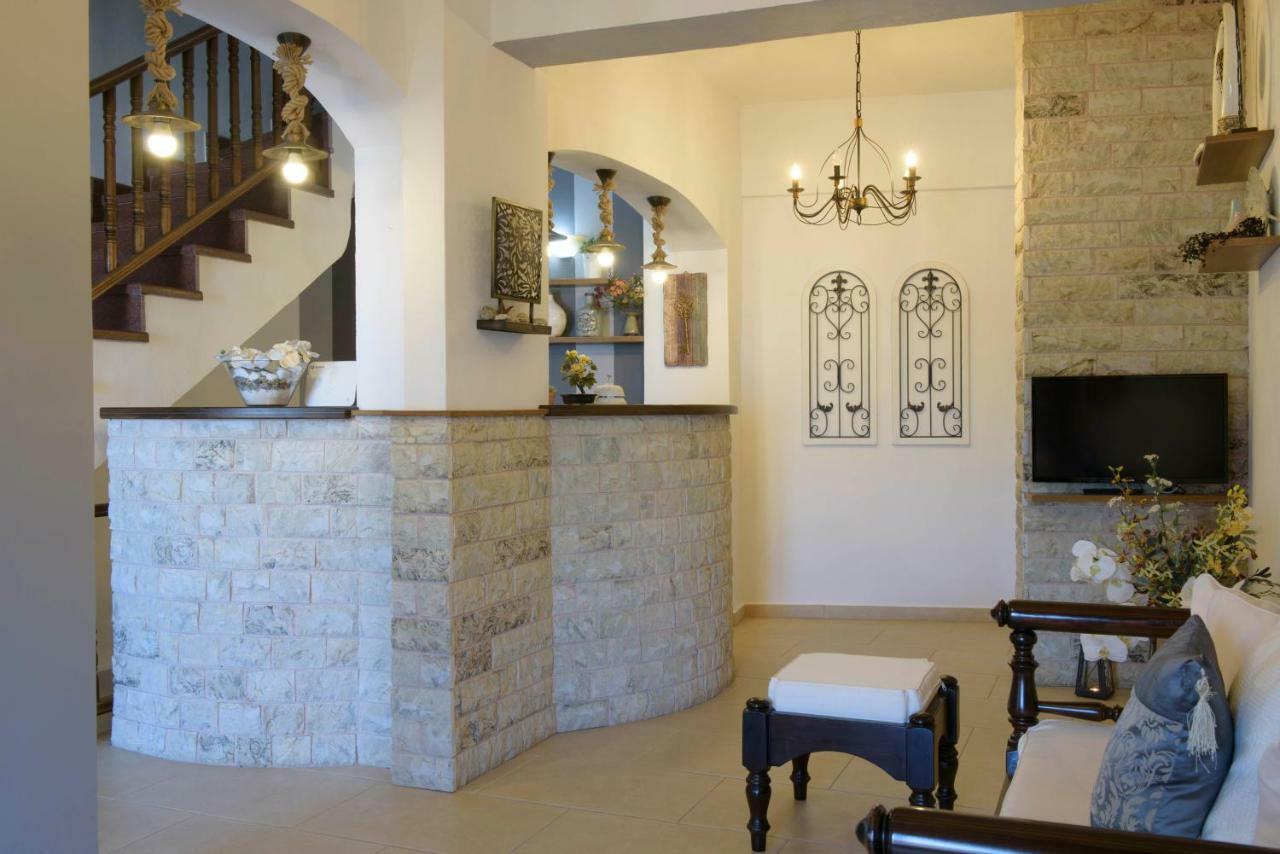 Apart Boutique Giorgos Амолиани Интерьер фото